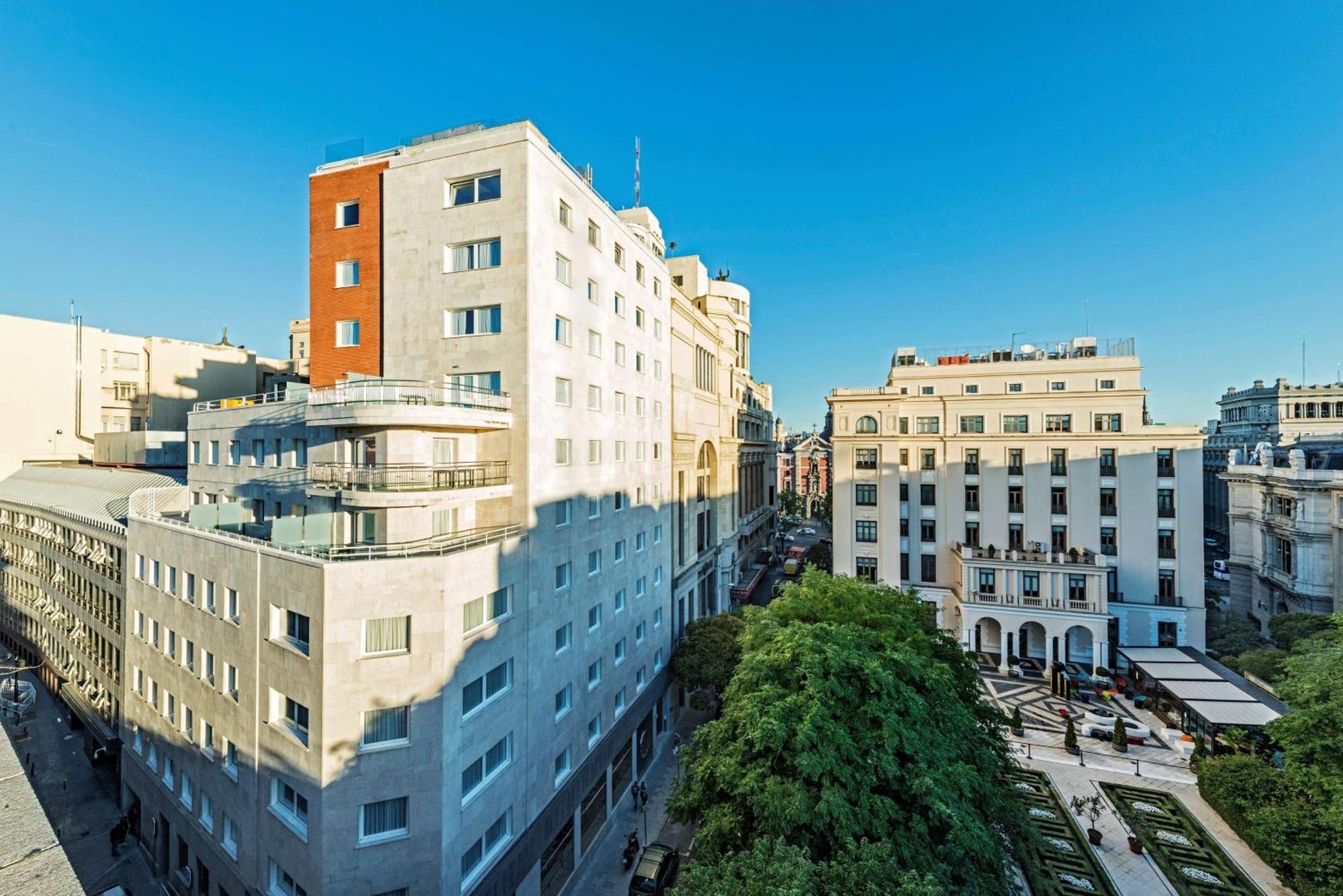 Nh Collection Madrid Suecia Hotel Bagian luar foto Residential buildings in the neighborhood