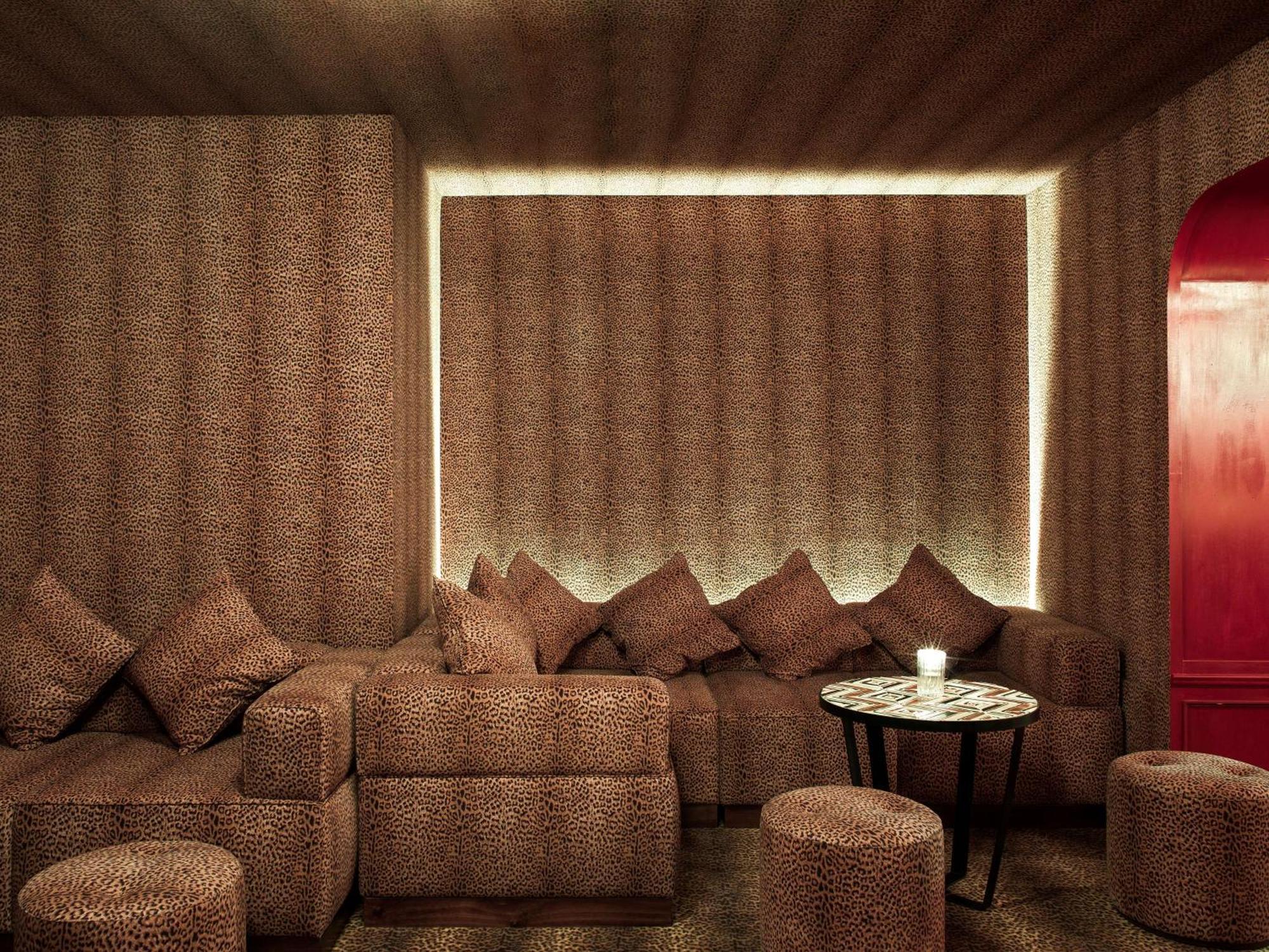 Nh Collection Madrid Suecia Hotel Bagian luar foto The interior of the restaurant