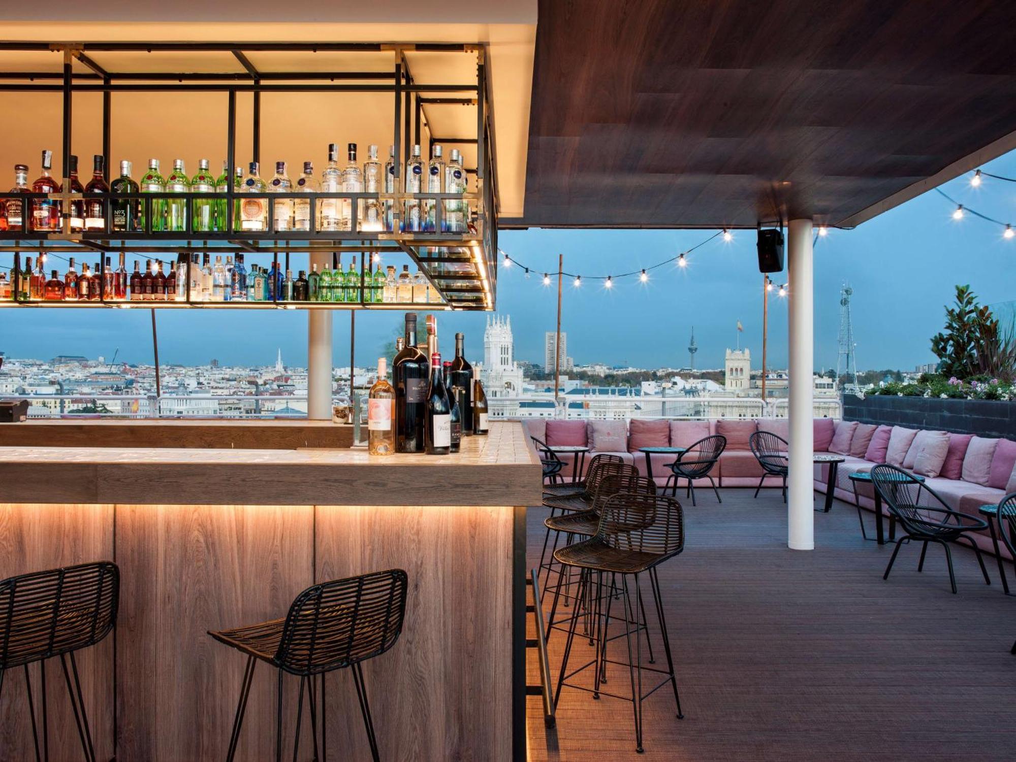 Nh Collection Madrid Suecia Hotel Bagian luar foto The rooftop bar
