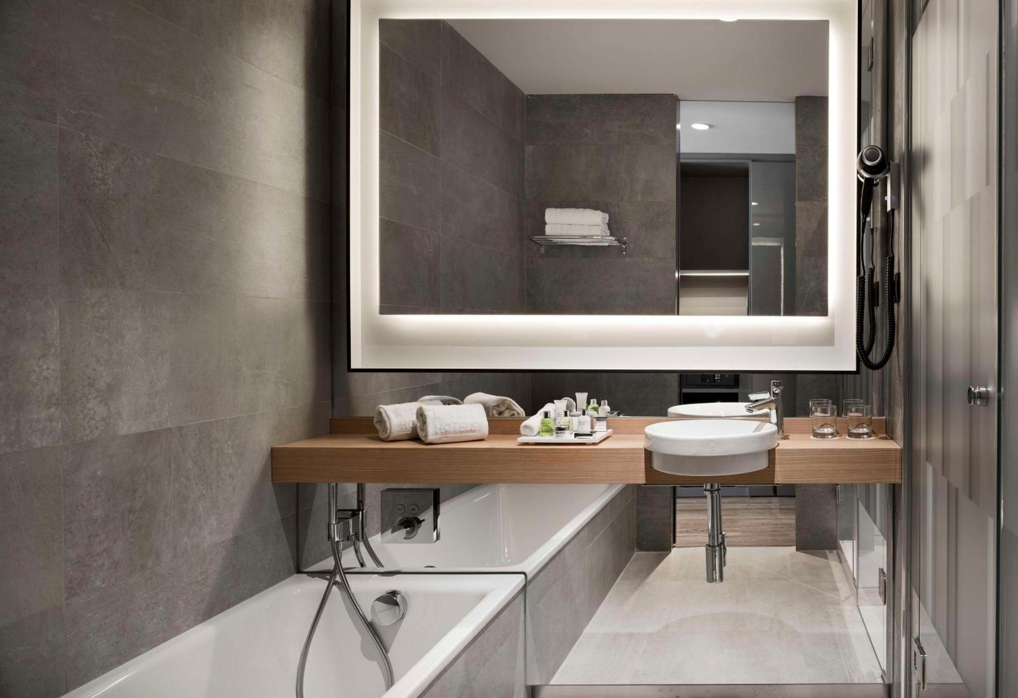 Nh Collection Madrid Suecia Hotel Bagian luar foto Bathroom